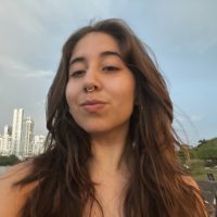 Labador_Laura_Headshot